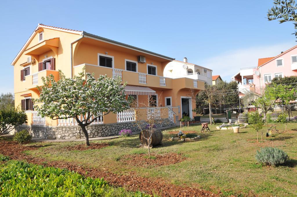 A&L Apartment Sukosan Exterior photo