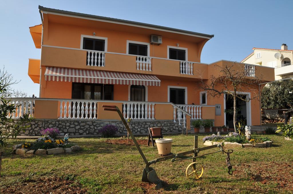 A&L Apartment Sukosan Exterior photo